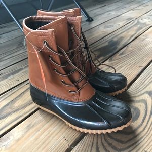 Duck boots